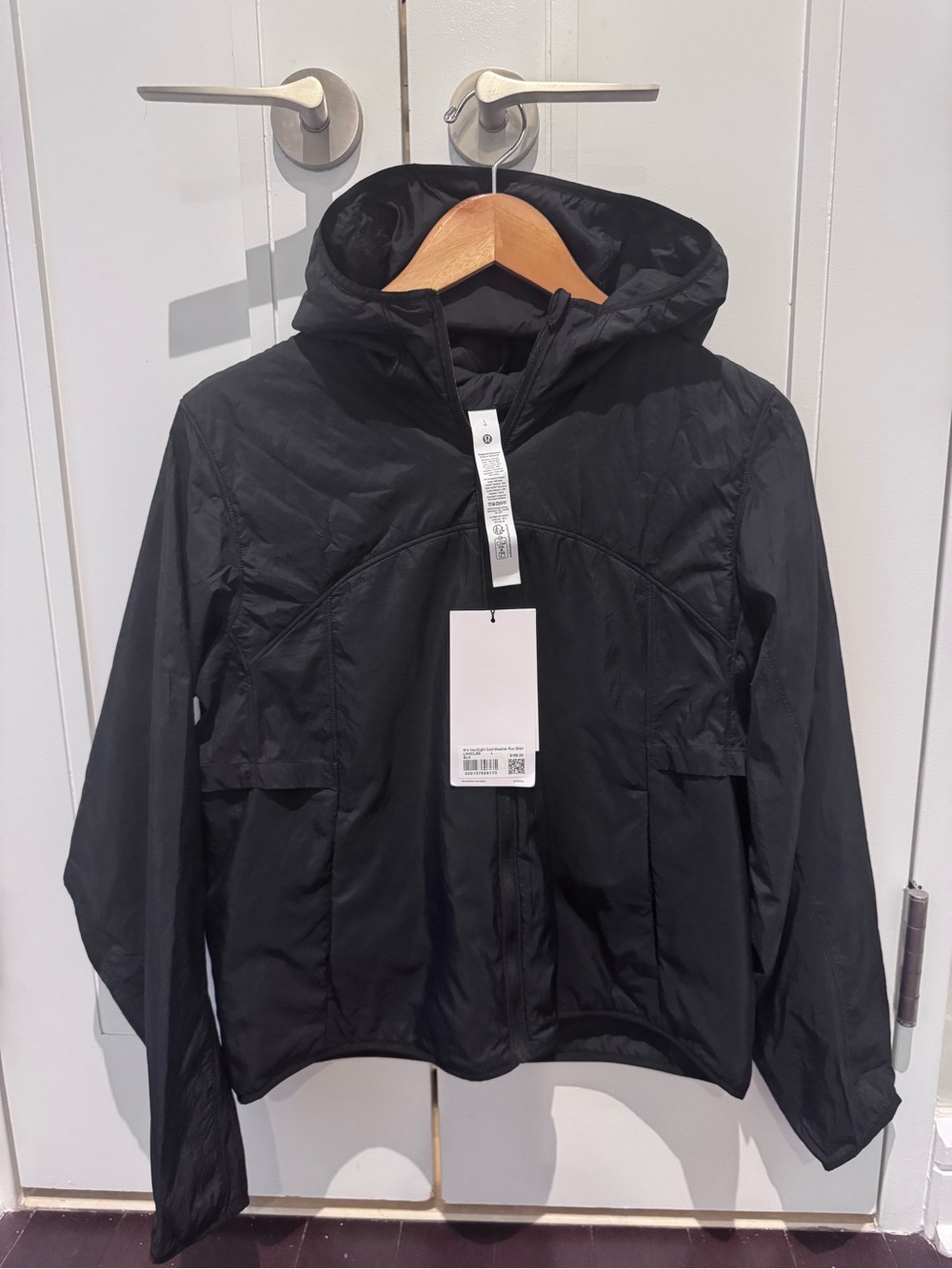 lululemon  Black Hooded Lightweight Windbreaker Run Shell - Outstanding